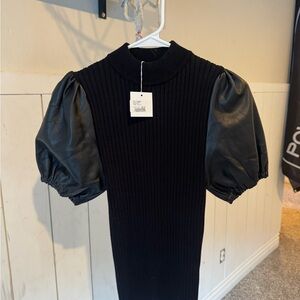 Steve Madden Black Ribbed top w/ leather sleeves